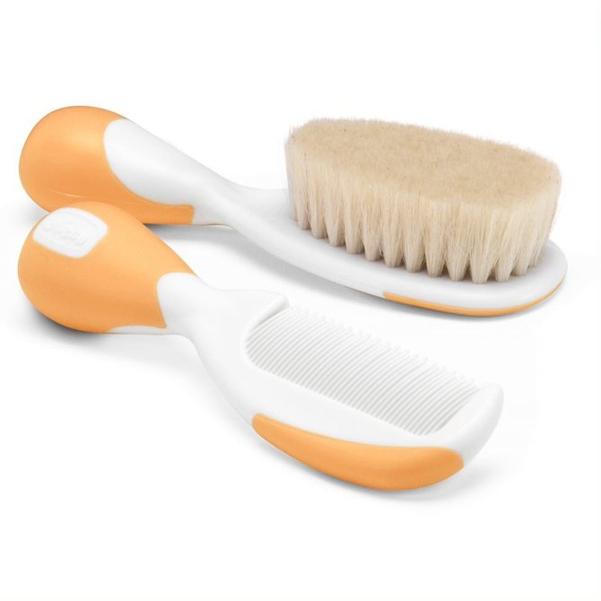 011506 BRUSH+COMB NATURAL BRISTLE ORANGE